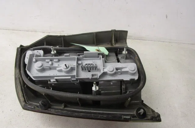 Feu arrière droit OPEL VECTRA III  2.2 DTI 16v 125ch occasion