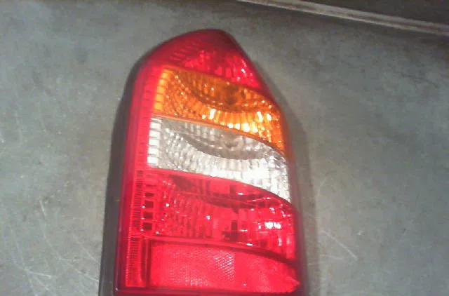 Feu arrière droit OPEL ZAFIRA 2001 occasion