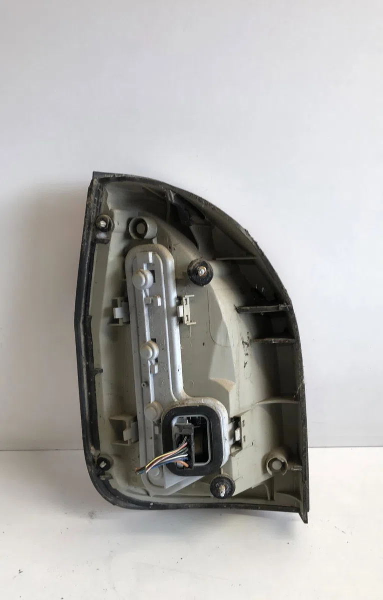 Feu arrière droit Opel ZAFIRA A Monospace (T98) 1.8 16v (f75) (1999-2000) occasion