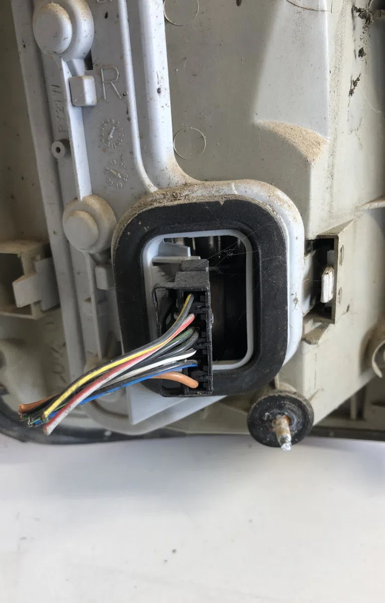 Feu arrière droit Opel ZAFIRA A Monospace (T98) 1.8 16v (f75) (1999-2000) occasion