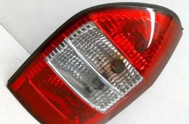 Feu arrière droit Opel ZAFIRA A Monospace (T98) 2.0 dti 16v (f75) (2000-2005) 5 portes occasion