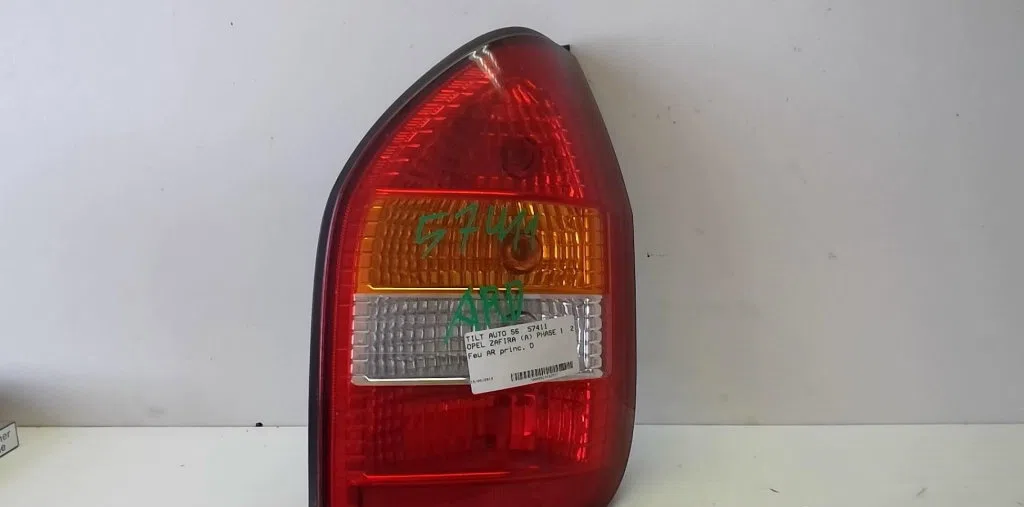 Feu arrière droit Opel ZAFIRA A Monospace (T98) 2.2 16v (f75) (2000-2005) occasion