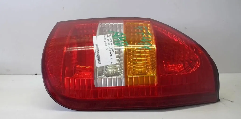 Feu arrière droit Opel ZAFIRA A Monospace (T98) 2.2 16v (f75) (2000-2005) occasion