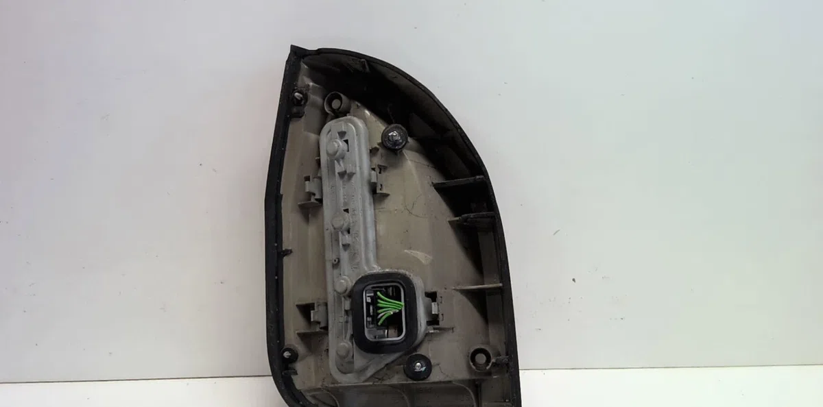 Feu arrière droit Opel ZAFIRA A Monospace (T98) 2.2 dti 16v (f75) (2002-2005) 5 portes occasion
