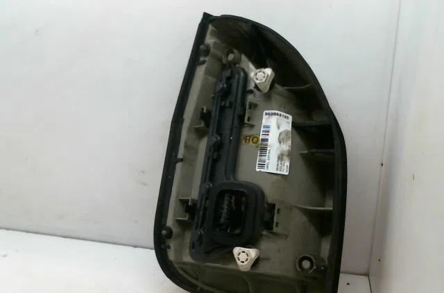 Feu arrière droit OPEL ZAFIRA I 2001 occasion