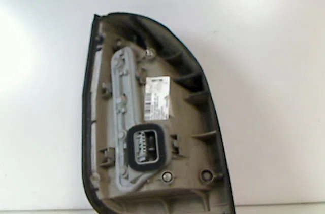 Feu arrière droit OPEL ZAFIRA I 2002 occasion
