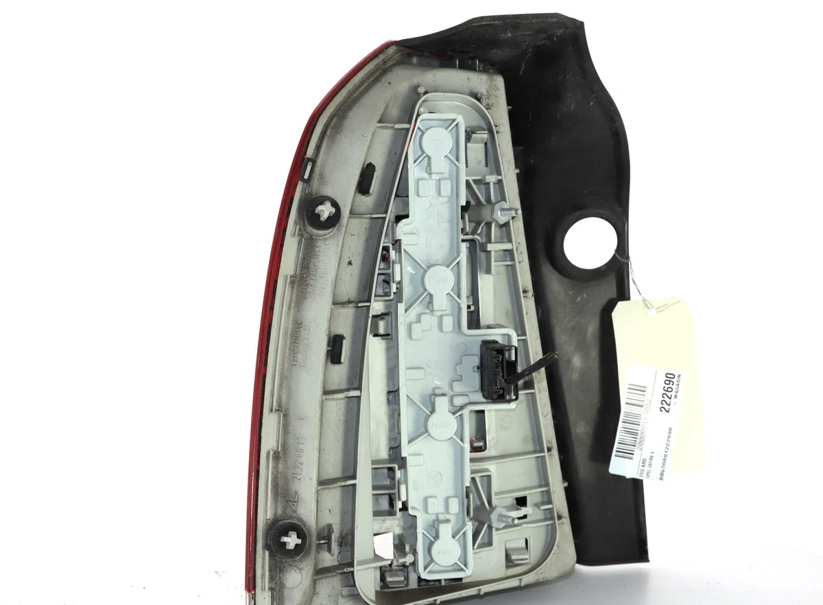 Feu arrière droit Opel ZAFIRA - ZAFIRA FAMILY B (A05) 1.7 cdti (m75) (2008-2015) occasion