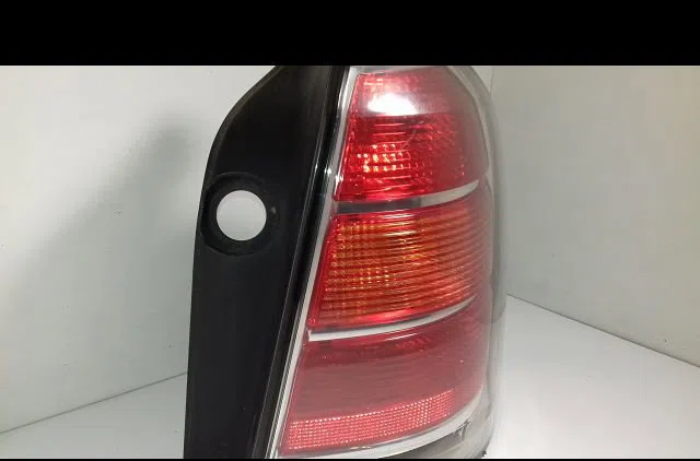 Feu arrière droit Opel ZAFIRA - ZAFIRA FAMILY B (A05) 1.8 (m75) (2005-2015) occasion