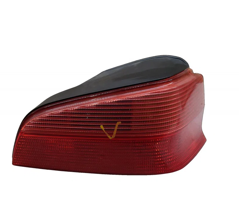 FEU ARRIERE DROIT PEUGEOT 106 00006351G6