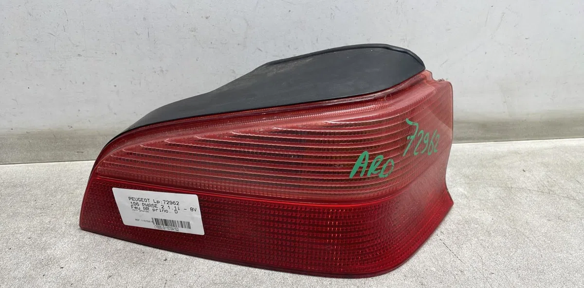 Feu arrière droit Peugeot 106 II (1A_, 1C_) 1.1 i (1996-2004) occasion
