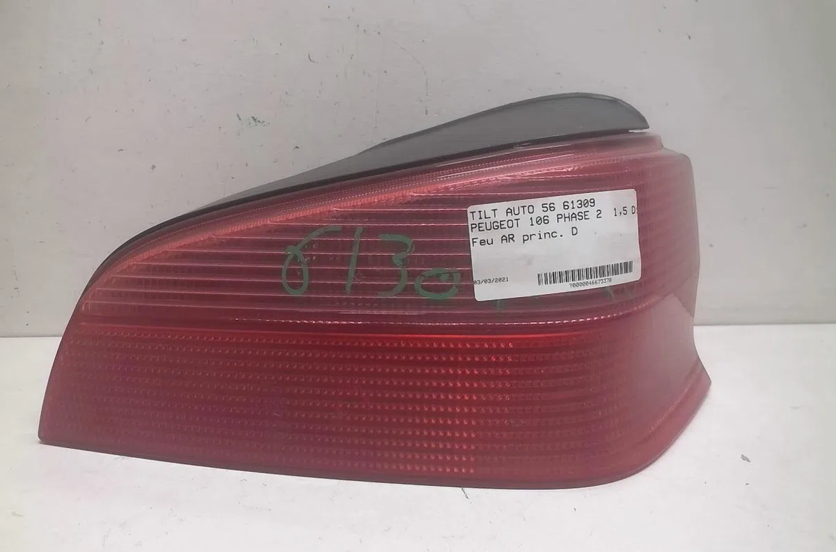 Feu arrière droit Peugeot 106 II (1A_, 1C_) 1.5 d (1998-2004) 3 portes occasion