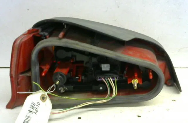Feu arrière droit Peugeot 106 II (1A_, 1C_) 1.5 d (1998-2004) 3 portes occasion
