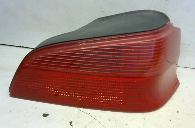 Feu arrière droit Peugeot 106 II (1A_, 1C_) 1.5 d (1998-2004) 3 portes occasion
