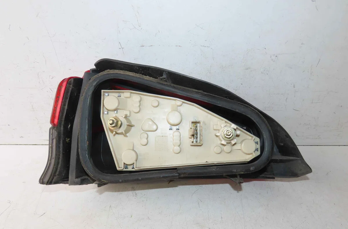 Feu arrière droit PEUGEOT 106 occasion