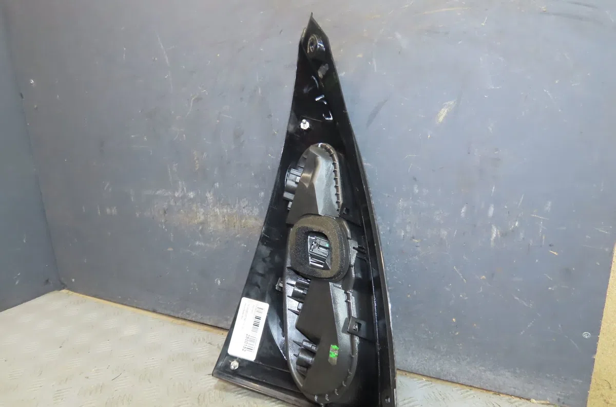 Feu arrière droit Peugeot 107 (PM_, PN_) 1.0 (2005-2014) 3 portes occasion