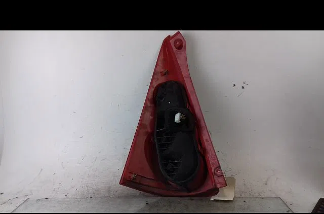 Feu arrière droit Peugeot 107 (PM_, PN_) 1.0 (2005-2014) 3 portes occasion