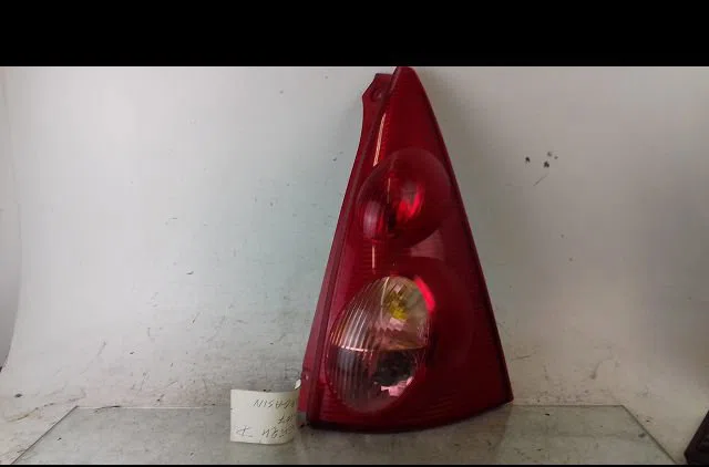 Feu arrière droit Peugeot 107 (PM_, PN_) 1.0 (2005-2014) 3 portes occasion