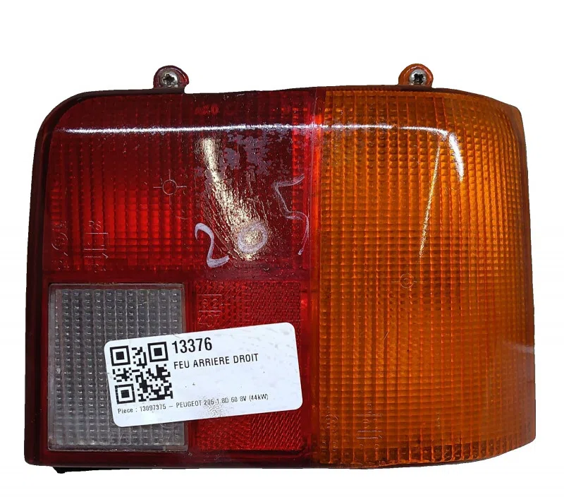 FEU ARRIERE DROIT PEUGEOT 205 0000635129