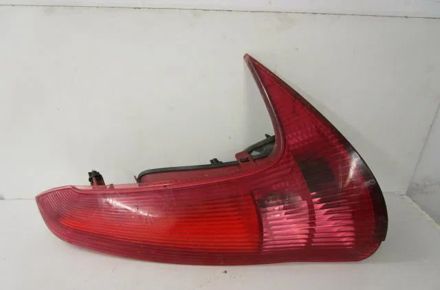Feu arrière droit PEUGEOT 206  2.0 HDI occasion