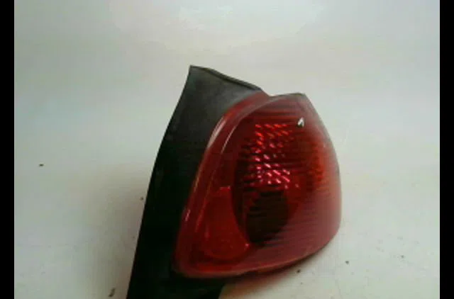 Feu arrière droit PEUGEOT 206 2006 occasion