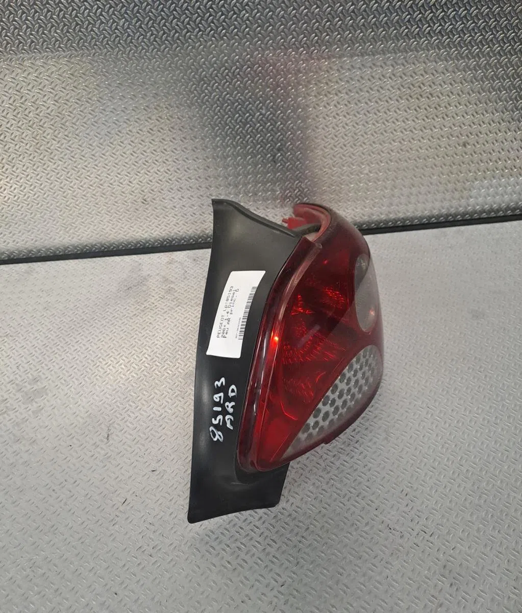 Feu arrière droit PEUGEOT 206  206 occasion