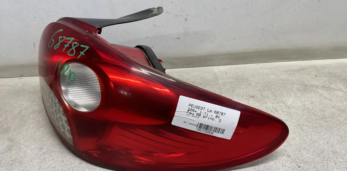 Feu arrière droit Peugeot 206 (2L_, 2M_) 1.1 (2009-2013) occasion