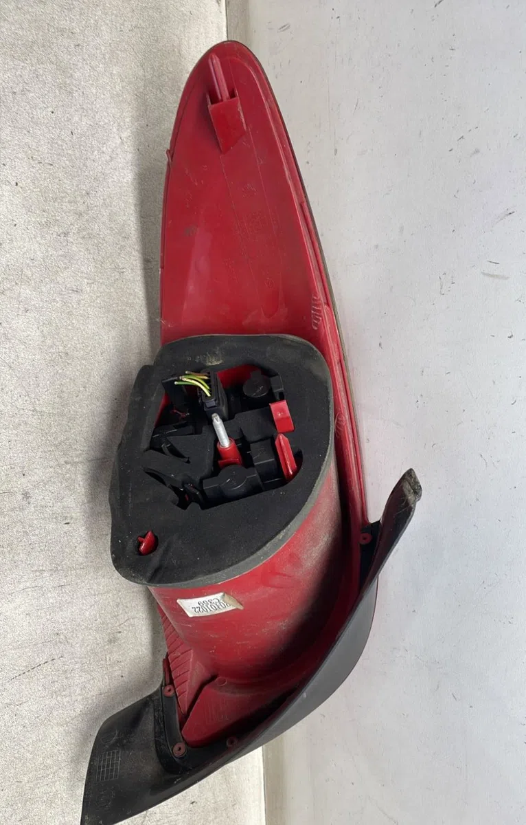 Feu arrière droit Peugeot 206 (2L_, 2M_) 1.1 (2009-2013) occasion