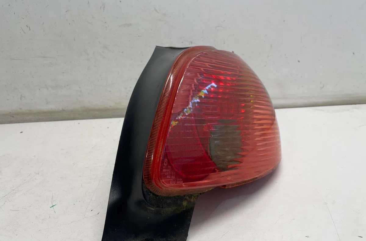 Feu arrière droit Peugeot 206 3-5 portes (2A-C) 1.4 16v (2003-2008) occasion