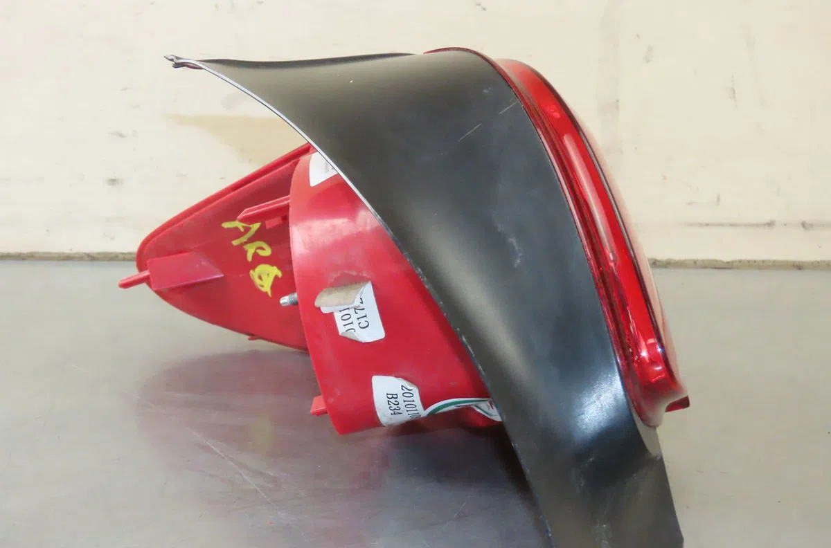 Feu arrière droit Peugeot 206 3-5 portes (2A-C) 1.6 hdi 110 (2004-2007) occasion