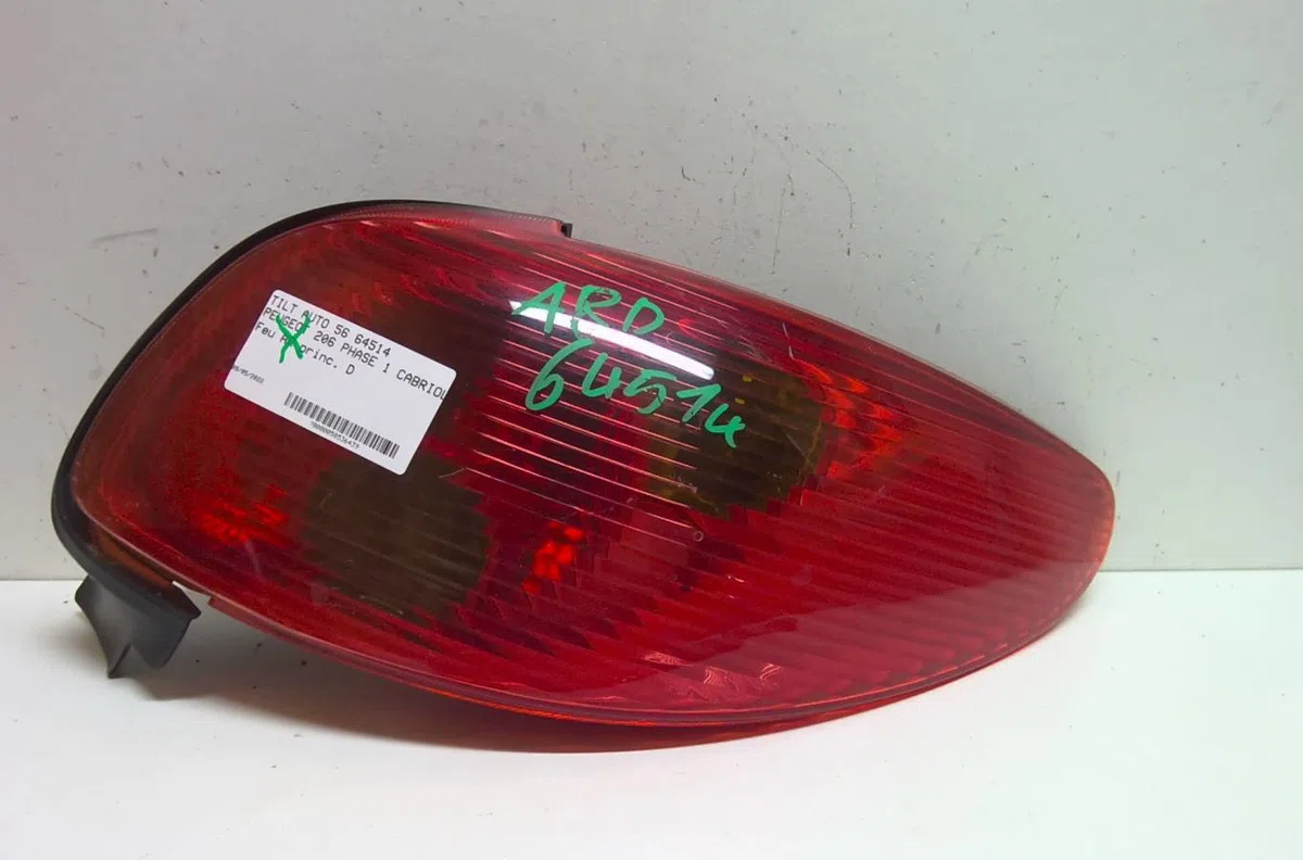 Feu arrière droit Peugeot 206 CC (2D) 1.6 hdi 110 (2005-2007) occasion