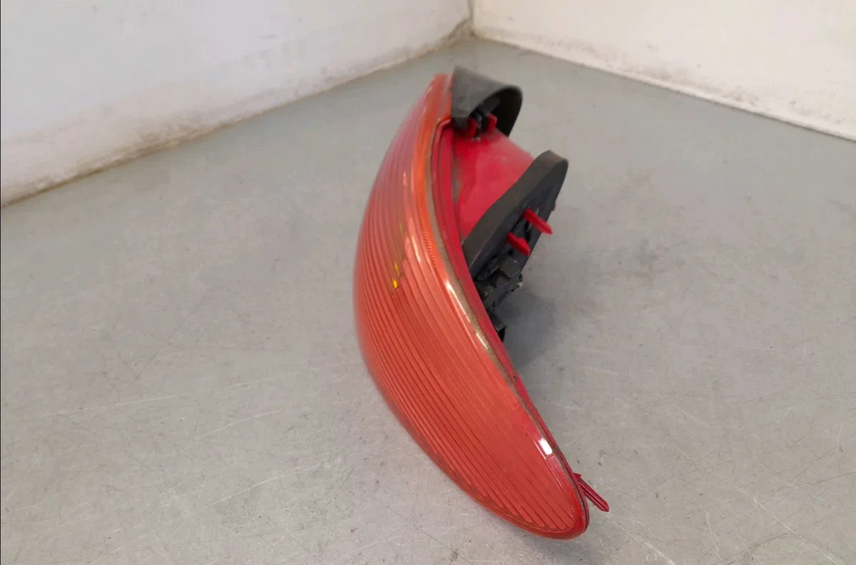 Feu arrière droit Peugeot 206 CC (2D) 2.0 s16 (2000-2007) occasion