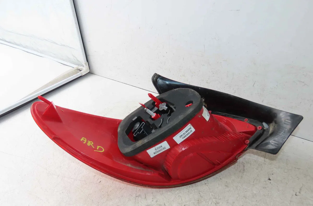 Feu arrière droit PEUGEOT 206 occasion