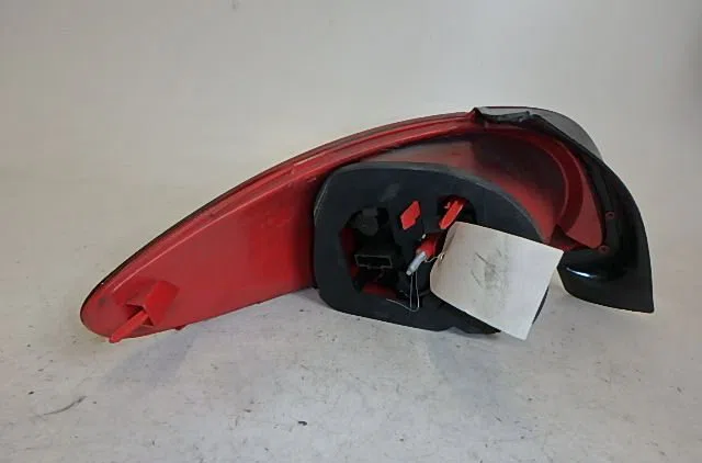 Feu arrière droit PEUGEOT 206 occasion