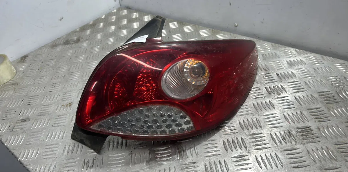 Feu arrière droit PEUGEOT 206 occasion