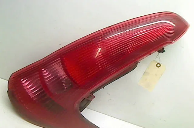 Feu arrière droit Peugeot 206 SW (2E-K) 1.4 hdi (2002-2007) 5 portes occasion