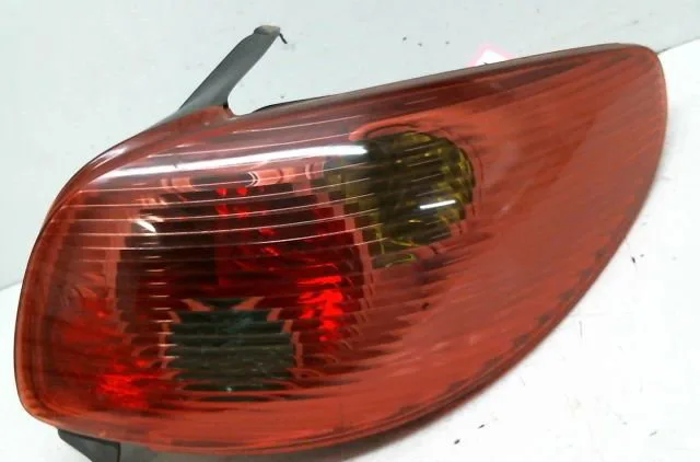 Feu arrière droit Peugeot 206 Van 1.4 hdi (2001-2009) occasion