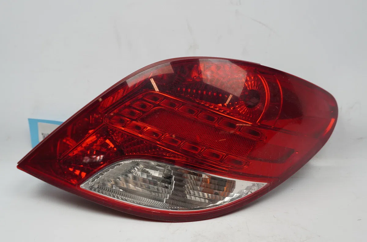 Feu arrière droit PEUGEOT 207  1.4 VTI 95ch occasion