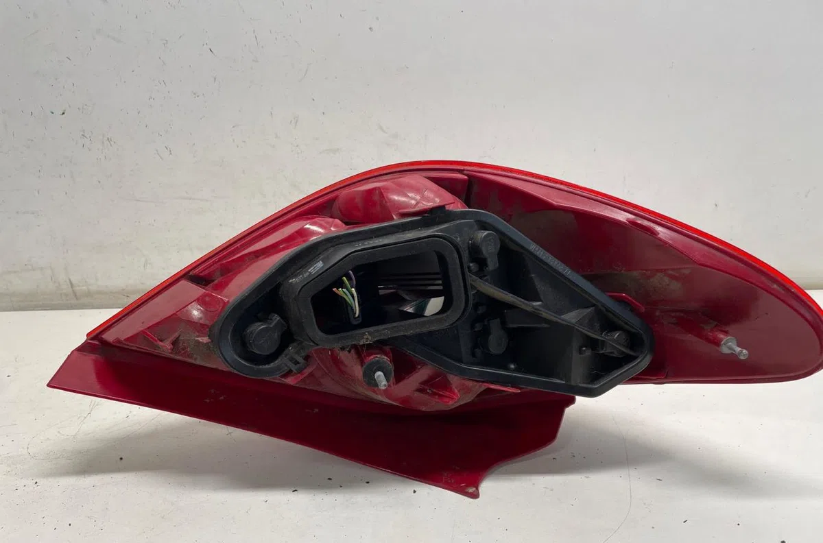 Feu arrière droit Peugeot 207-207 (WA_, WC_) 1.4 (2006-2013) 5 portes occasion