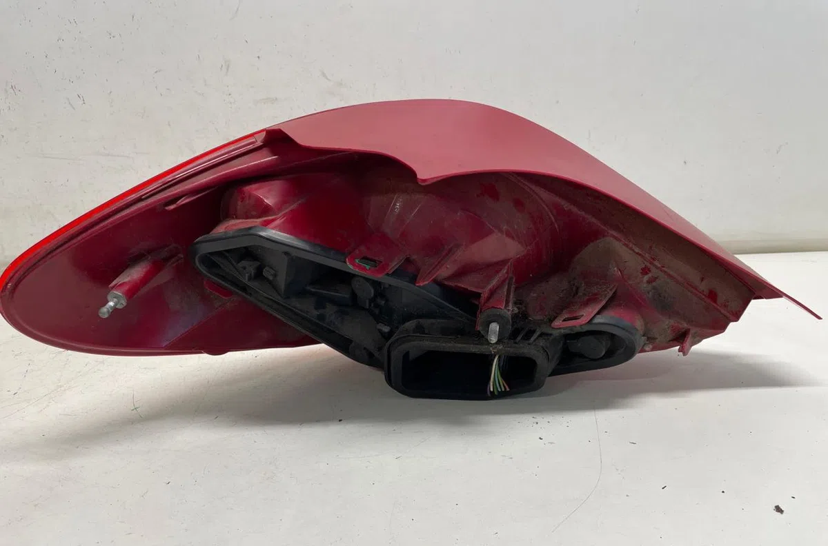 Feu arrière droit Peugeot 207-207 (WA_, WC_) 1.4 (2006-2013) 5 portes occasion