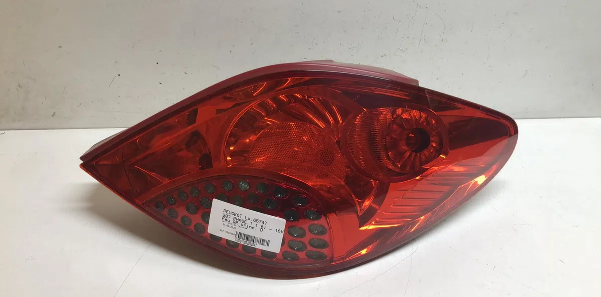 Feu arrière droit Peugeot 207-207 (WA_, WC_) 1.6 16v (2006-2013) occasion