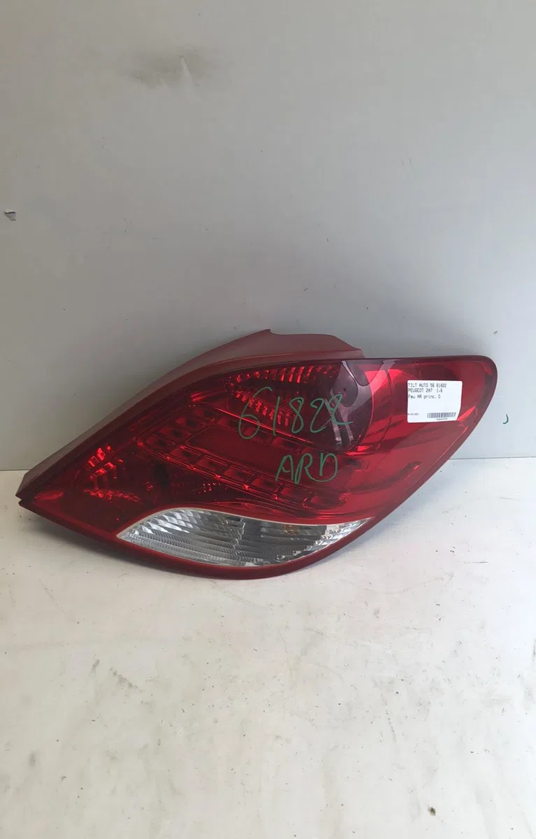 Feu arrière droit Peugeot 207-207 (WA_, WC_) 1.6 16v vti (2007-2012) 5 portes occasion