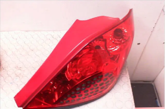 Feu arrière droit Peugeot 207-207 (WA_, WC_) 1.6 16v vti (2007-2012) 5 portes occasion