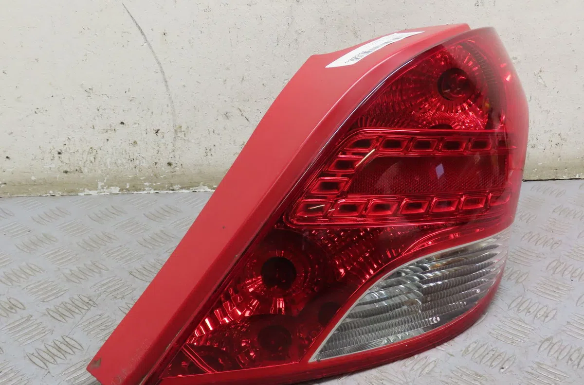 Feu arrière droit Peugeot 207-207 (WA_, WC_) 1.6 hdi 110 (2009-2012) occasion