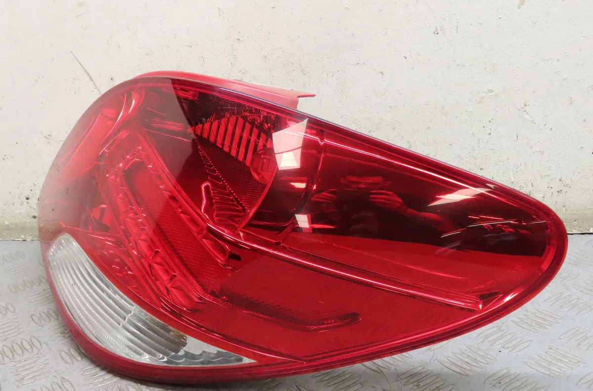 Feu arrière droit Peugeot 207-207 (WA_, WC_) 1.6 hdi 110 (2009-2012) occasion