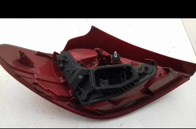 Feu arrière droit Peugeot 207-207 (WA_, WC_) 1.6 hdi (2006-2013) 5 portes occasion