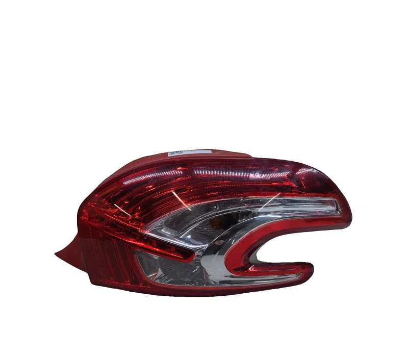 FEU ARRIERE DROIT PEUGEOT 208 9672628380