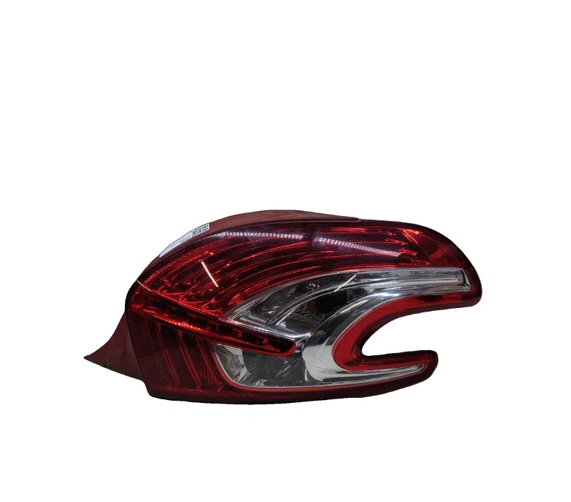 FEU ARRIERE DROIT PEUGEOT 208 9672628380