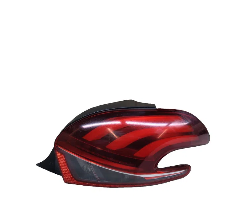FEU ARRIERE DROIT PEUGEOT 208 I 9825601180