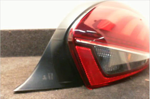Feu arrière droit Peugeot 208 I (CA_, CC_) 1.2 vti 68 - puretech 68 (2016) 5 portes occasion