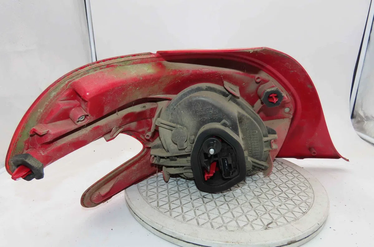 Feu arrière droit PEUGEOT 208 I occasion